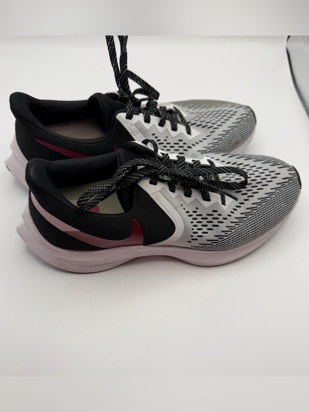 Nike Air Zoom Winflo 6 Women’s Size 9 White Black Pink Running Shoes - Picture 3 of 9